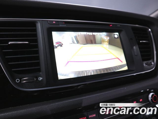 Kia Canival 2015 — photo 8
