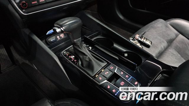 Kia K7 2018 — photo 9