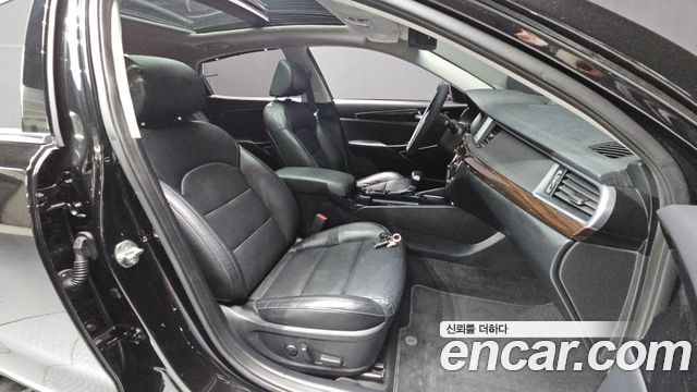 Kia K7 2018 — photo 11