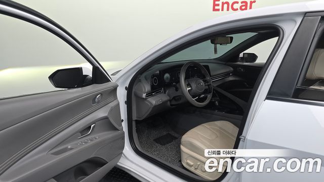 Hyundai AVANTE 2023 — photo 13