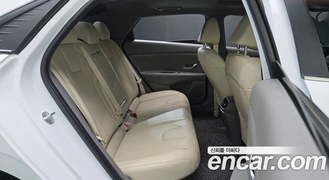 Hyundai AVANTE 2023 — photo 17