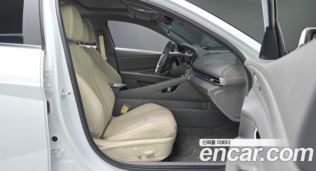 Hyundai AVANTE 2023 — photo 16