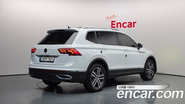 Volkswagen Tiguan 2022 — photo 2