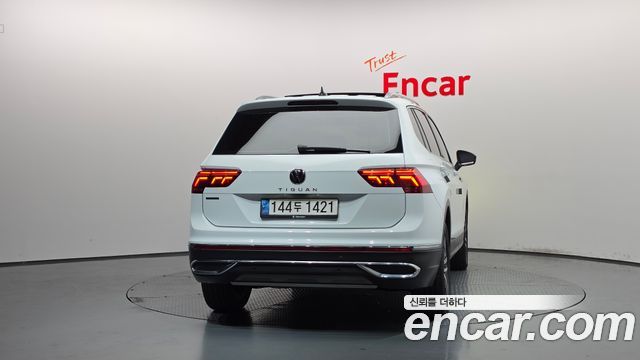 Volkswagen Tiguan 2022 — photo 4