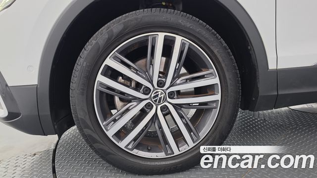 Volkswagen Tiguan 2022 — photo 5