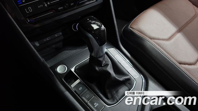 Volkswagen Tiguan 2022 — photo 12