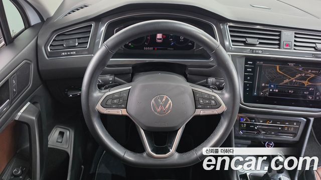 Volkswagen Tiguan 2022 — photo 21