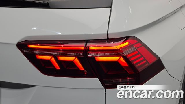 Volkswagen Tiguan 2022 — photo 9