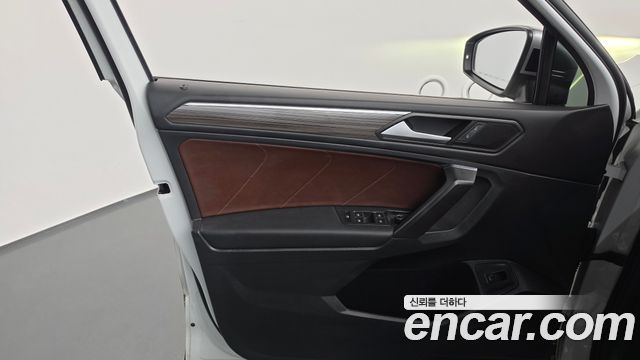 Volkswagen Tiguan 2022 — photo 14