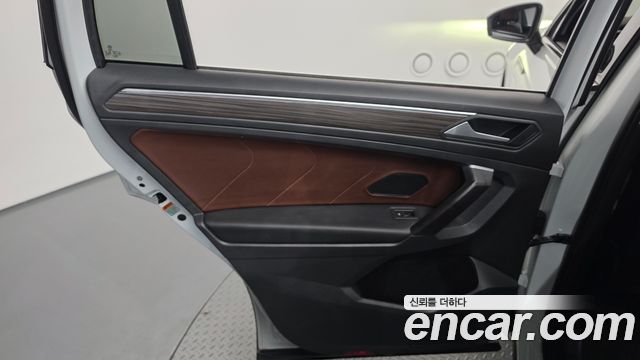 Volkswagen Tiguan 2022 — photo 15