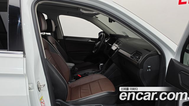 Volkswagen Tiguan 2022 — photo 16