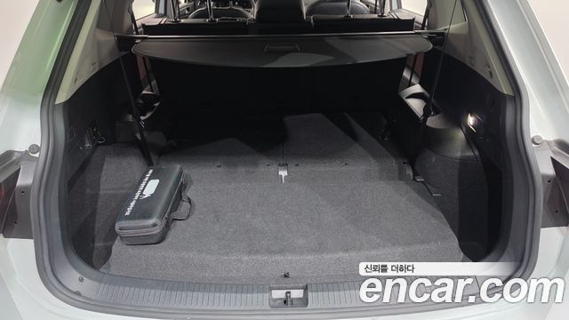Volkswagen Tiguan 2022 — photo 27