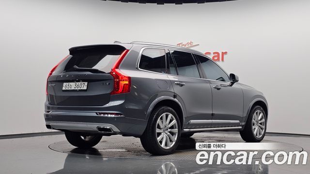 Volvo XC90 2019 — photo 2