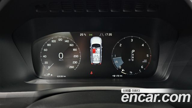 Volvo XC90 2019 — photo 11