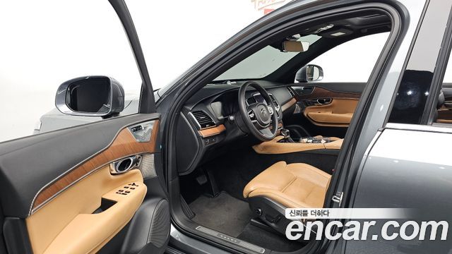 Volvo XC90 2019 — photo 13