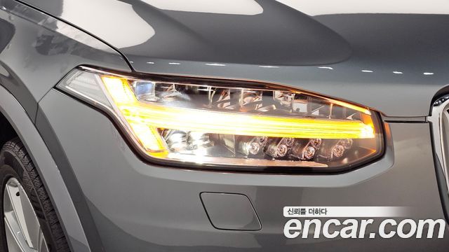Volvo XC90 2019 — photo 8