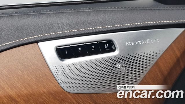Volvo XC90 2019 — photo 31