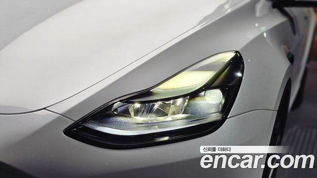 Tesla Model Y 2023 — photo 8