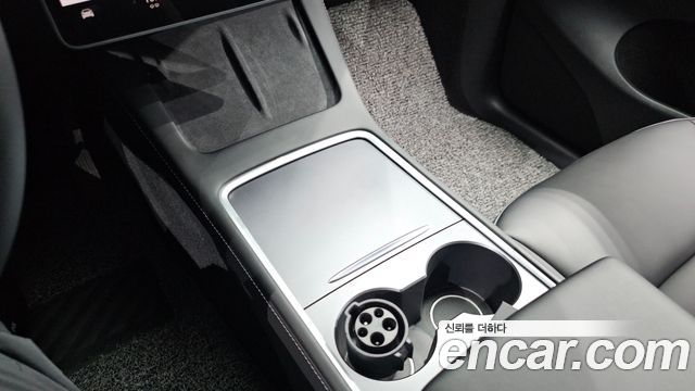 Tesla Model Y 2023 — photo 27