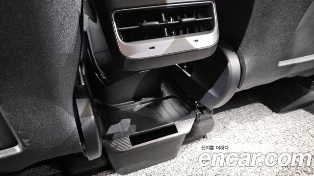 Tesla Model Y 2023 — photo 32