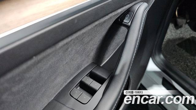 Tesla Model Y 2023 — photo 33