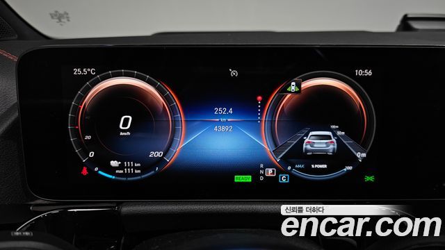 Mercedes-Benz EQA 2022 — photo 10