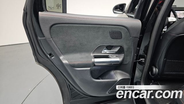 Mercedes-Benz EQA 2022 — photo 14