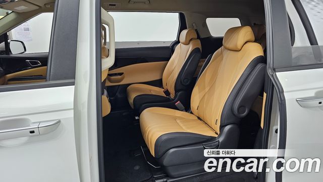 Kia Canival 2021 — photo 12