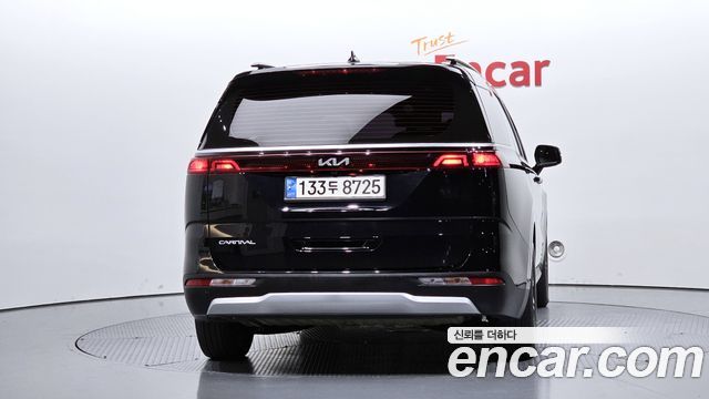 Kia Canival 2023 — photo 4