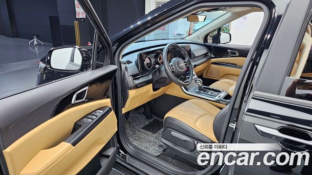 Kia Canival 2023 — photo 10