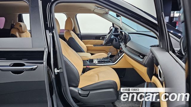 Kia Canival 2023 — photo 11