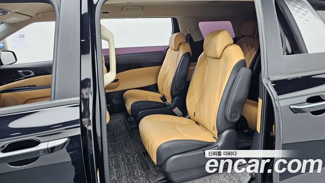 Kia Canival 2023 — photo 12