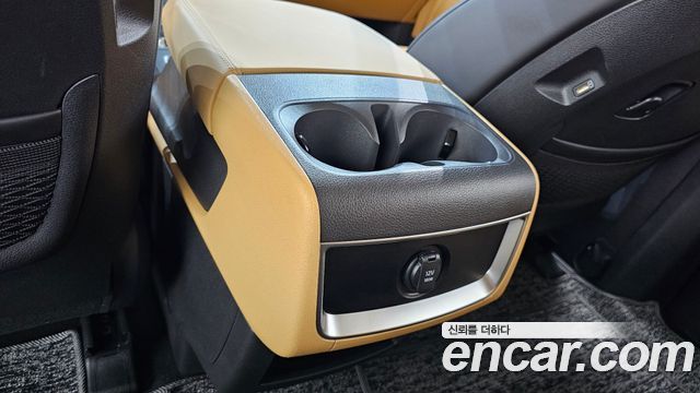 Kia Canival 2023 — photo 18