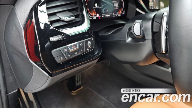 BMW Z4 2023 — photo 25
