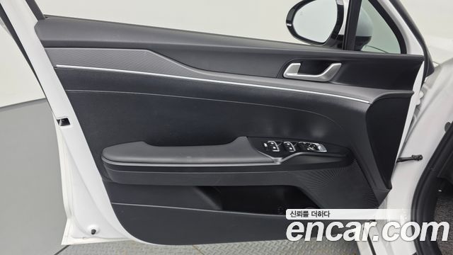 Kia K5 2026 — photo 14