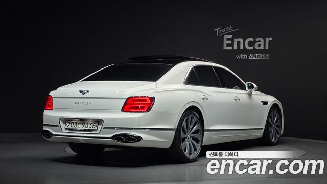 Bentley Flying Spur 2022 — photo 2