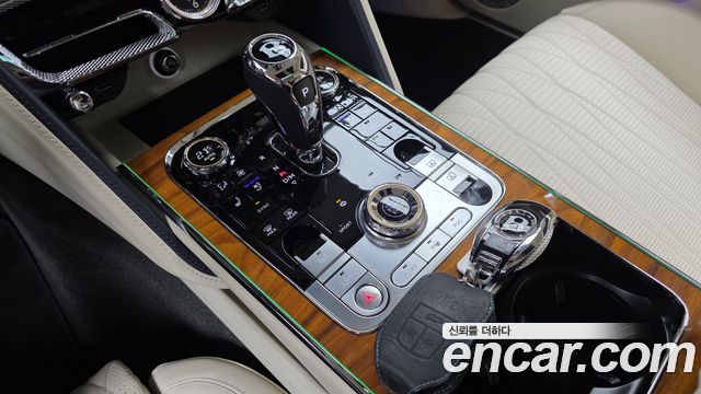 Bentley Flying Spur 2022 — photo 12