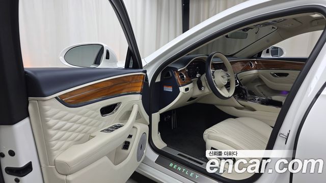 Bentley Flying Spur 2022 — photo 13