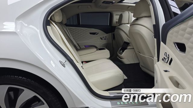 Bentley Flying Spur 2022 — photo 17
