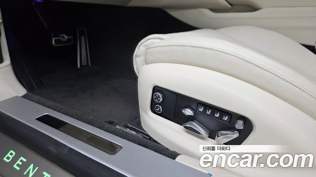 Bentley Flying Spur 2022 — photo 25