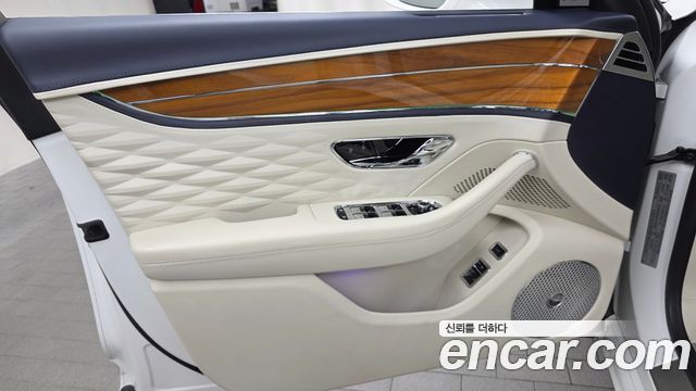 Bentley Flying Spur 2022 — photo 14