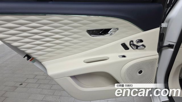 Bentley Flying Spur 2022 — photo 15