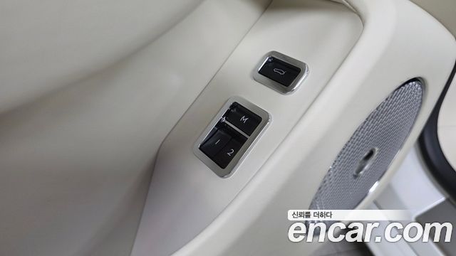 Bentley Flying Spur 2022 — photo 29