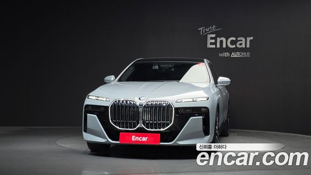 BMW 7-Series 2023 — photo 3