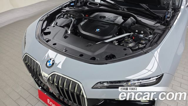 BMW 7-Series 2023 — photo 6