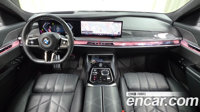 BMW 7-Series 2023 — photo 10