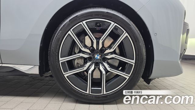 BMW 7-Series 2023 — photo 7