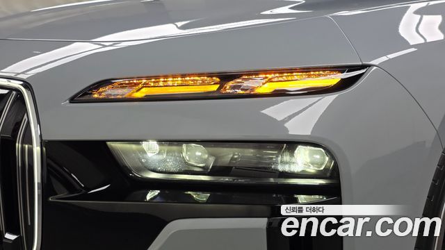 BMW 7-Series 2023 — photo 8