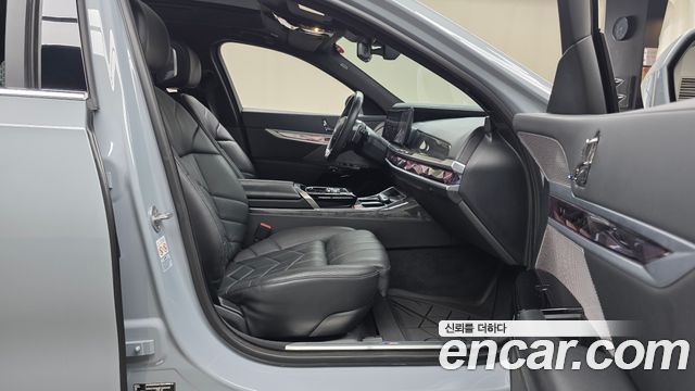 BMW 7-Series 2023 — photo 16