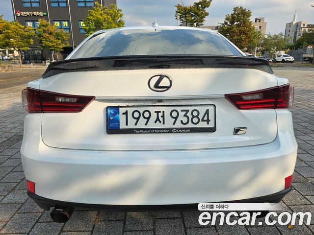 Lexus IS 2014 — photo 6
